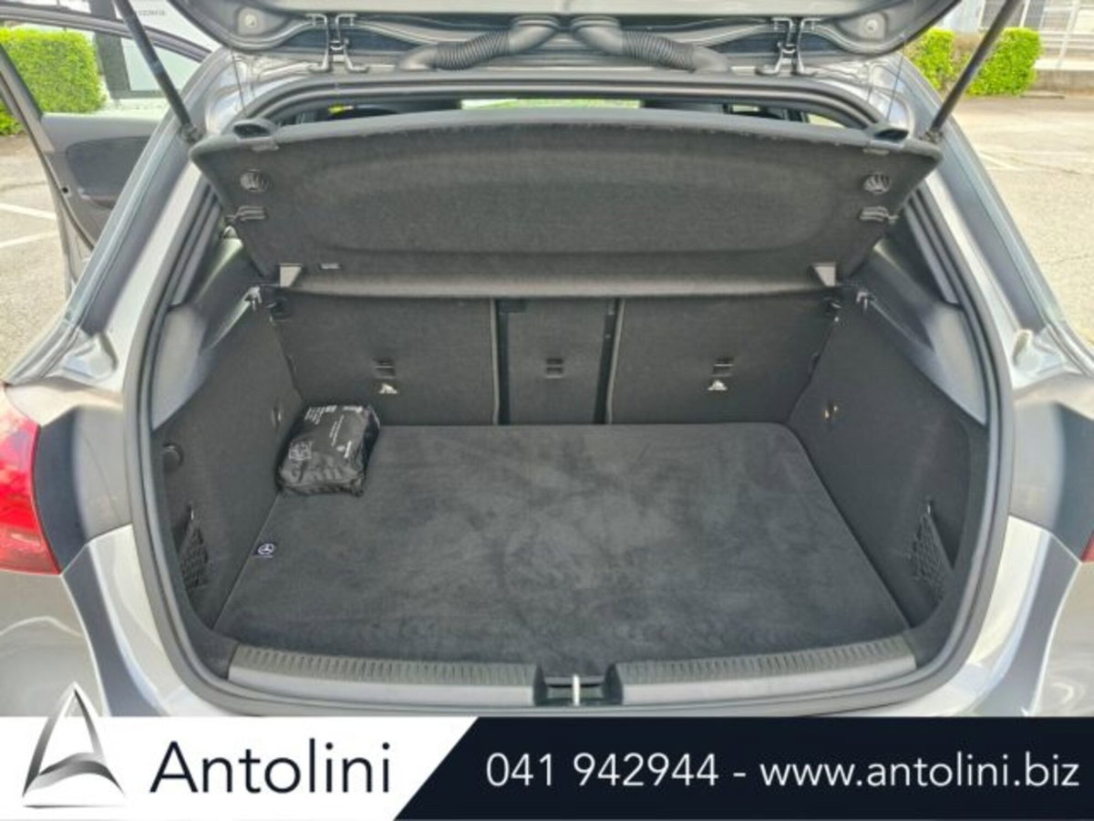 Mercedes-Benz Classe A 180 AMG Line Premium Plus auto (14)