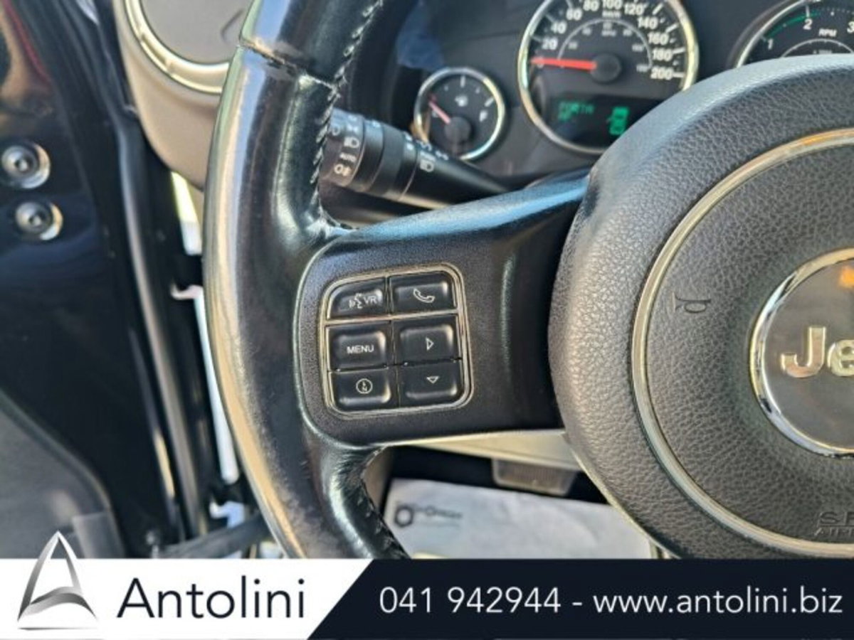 Jeep Wrangler 2.8 CRD DPF Sahara Auto (16)