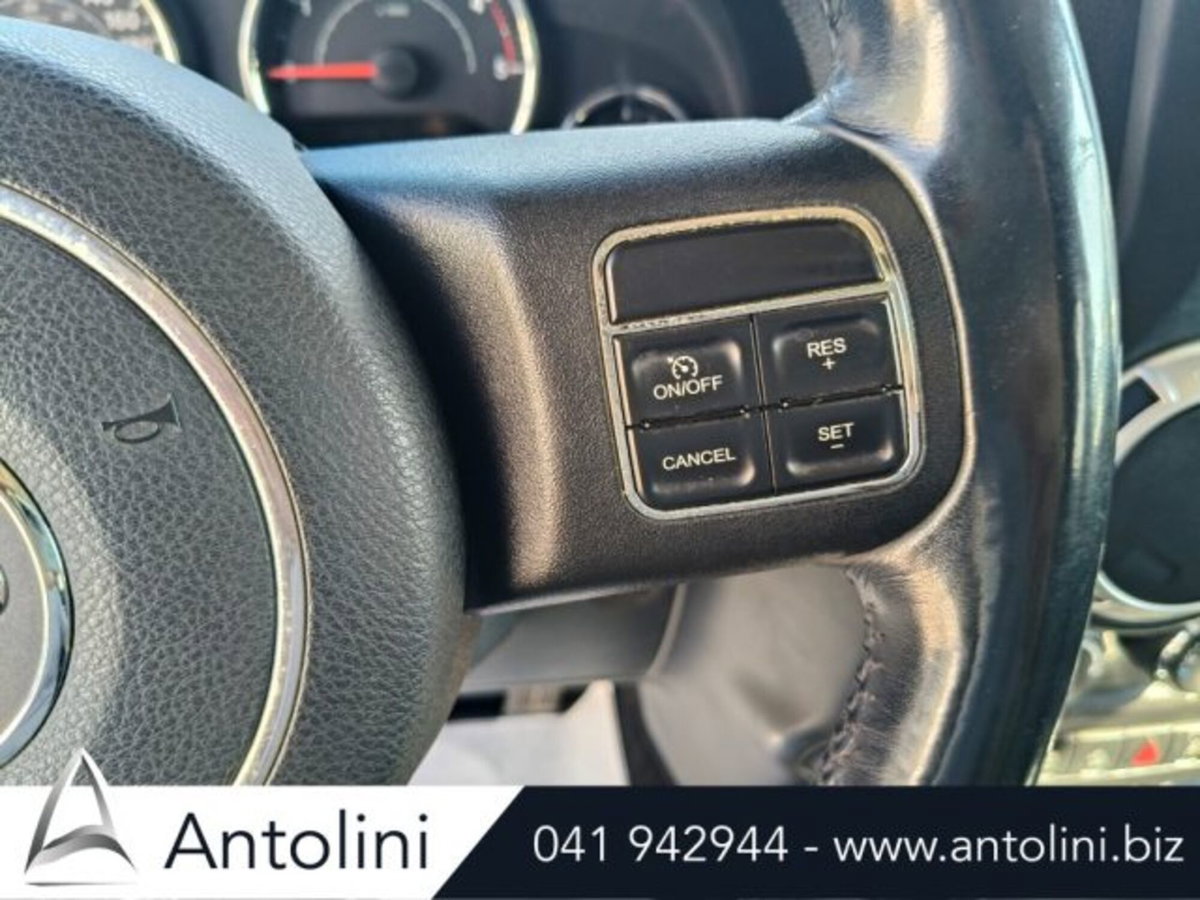 Jeep Wrangler 2.8 CRD DPF Sahara Auto (18)