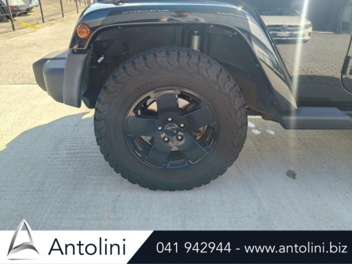 Jeep Wrangler 2.8 CRD DPF Sahara Auto (6)