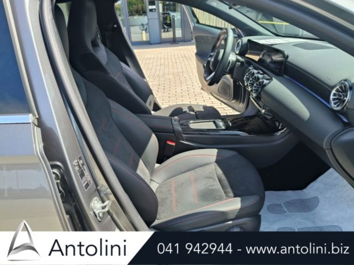 Mercedes-Benz Classe A 180 AMG Line Premium Plus auto (16)