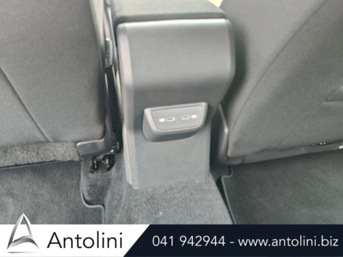 Volkswagen Taigo 1.0 TSI 110 CV DSG Life (16)