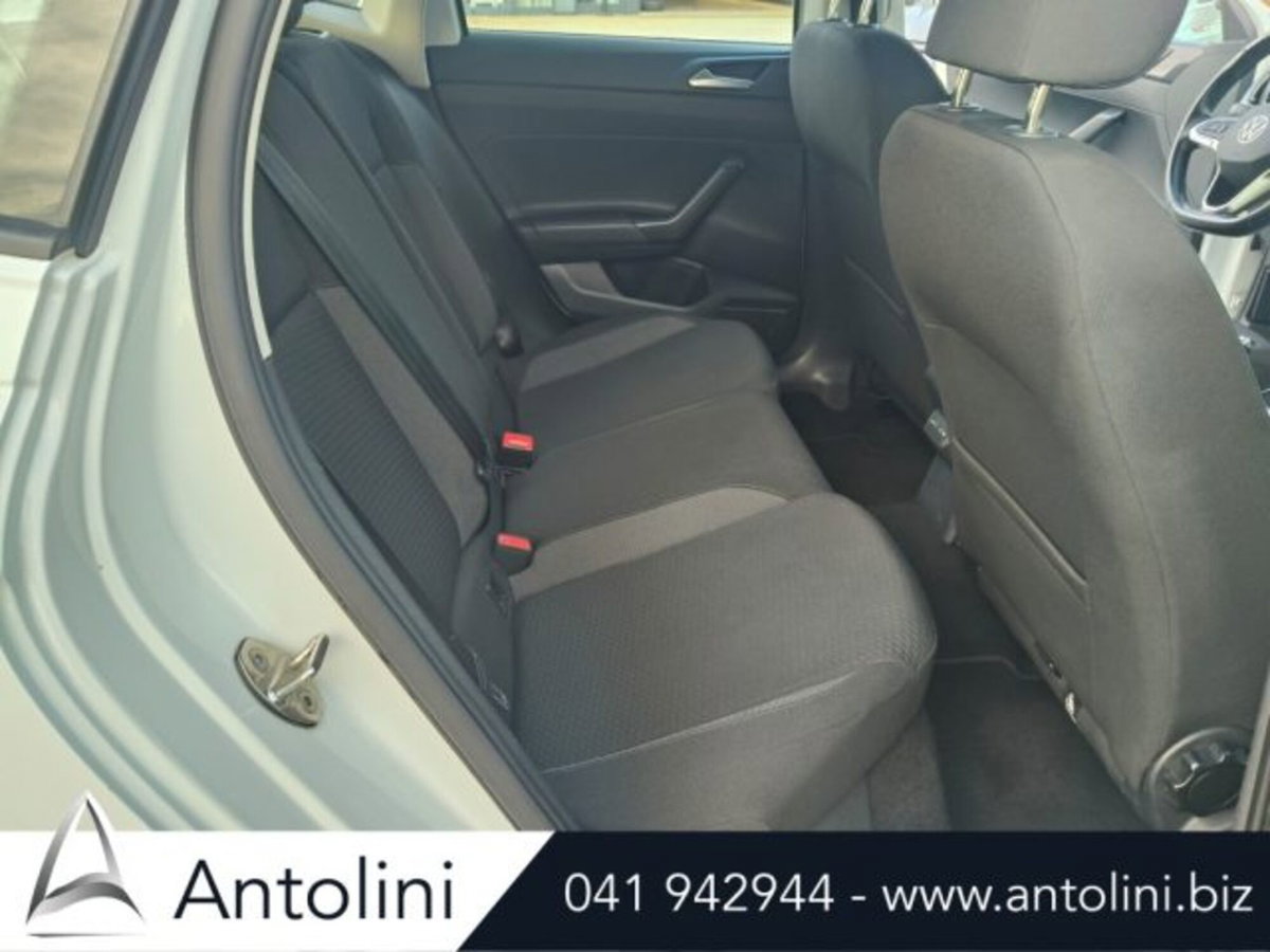 Volkswagen Polo 1.0 tsi Life 95cv (10)