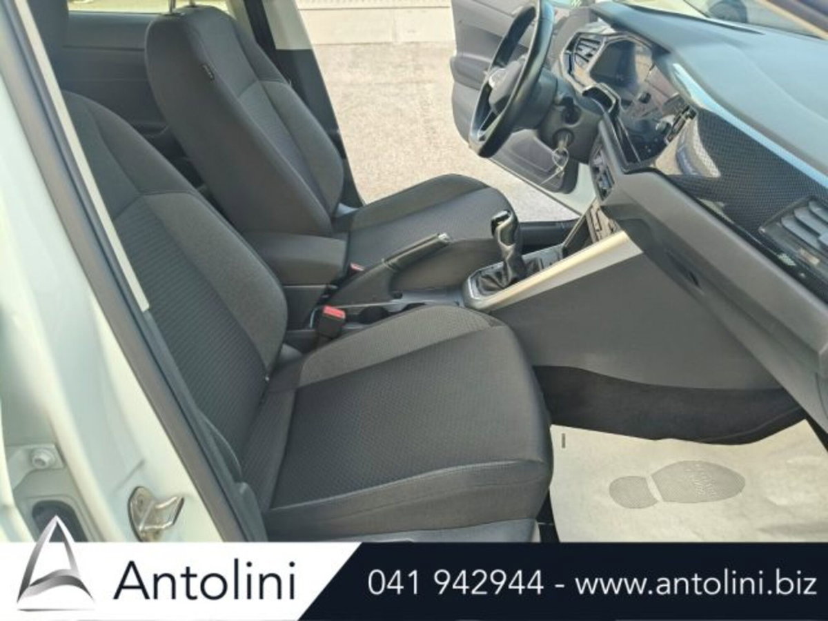 Volkswagen Polo 1.0 tsi Life 95cv (11)