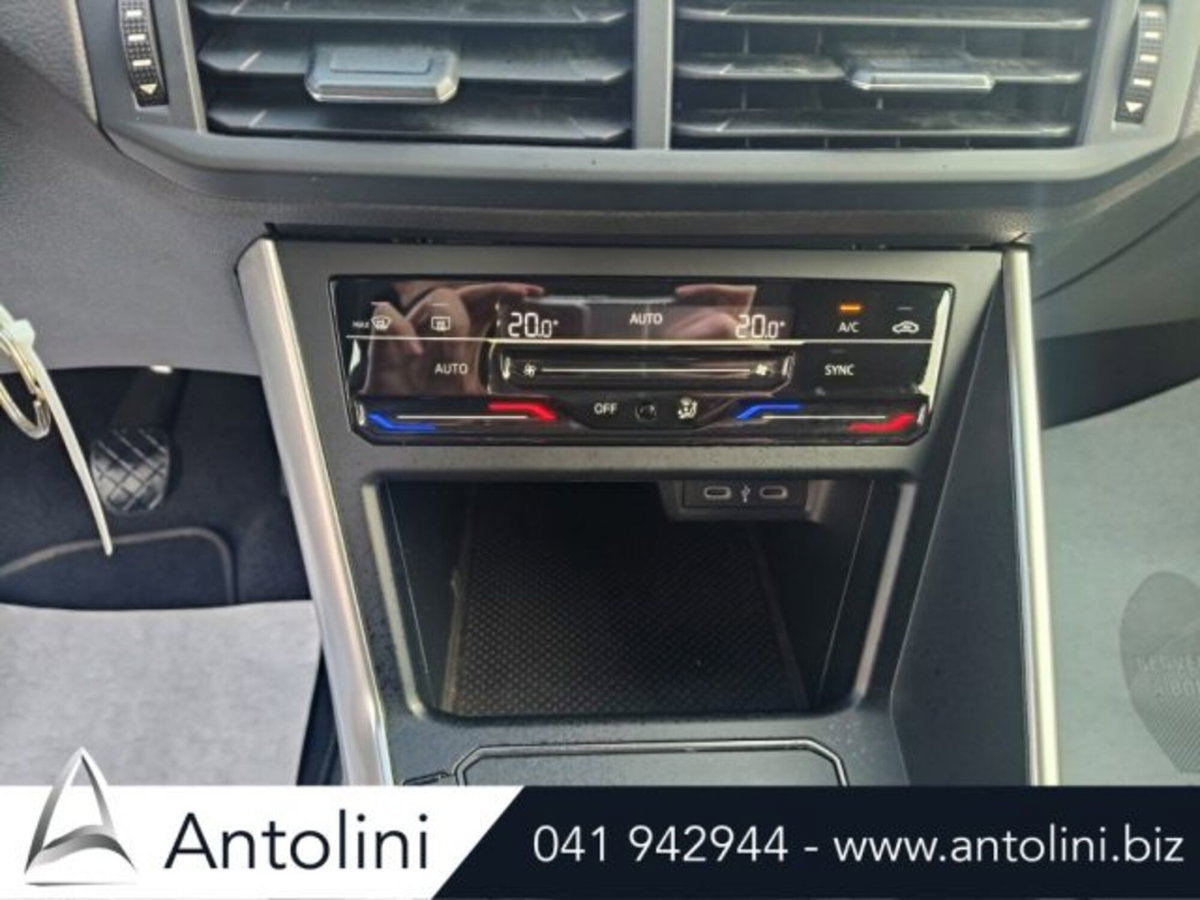 Volkswagen Polo 1.0 tsi Life 95cv (17)