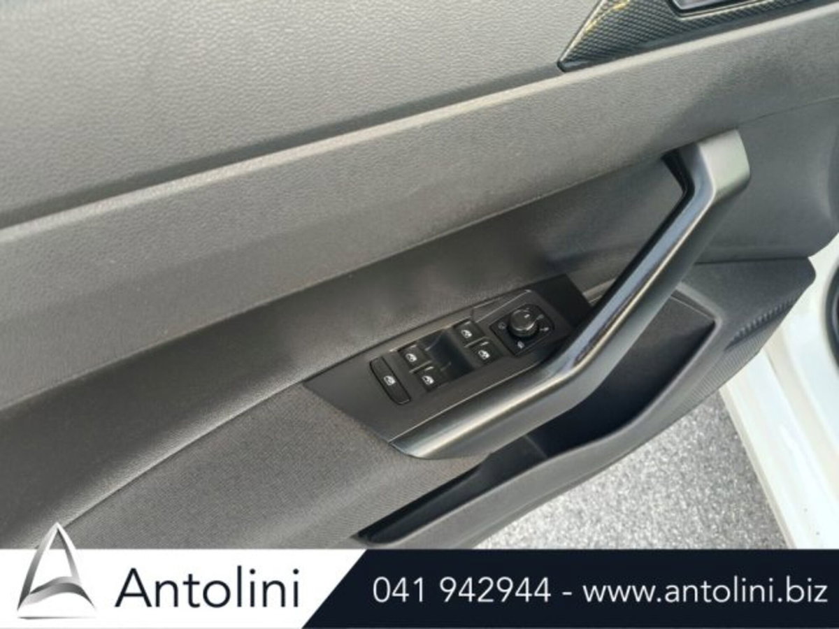 Volkswagen Polo 1.0 tsi Life 95cv (7)