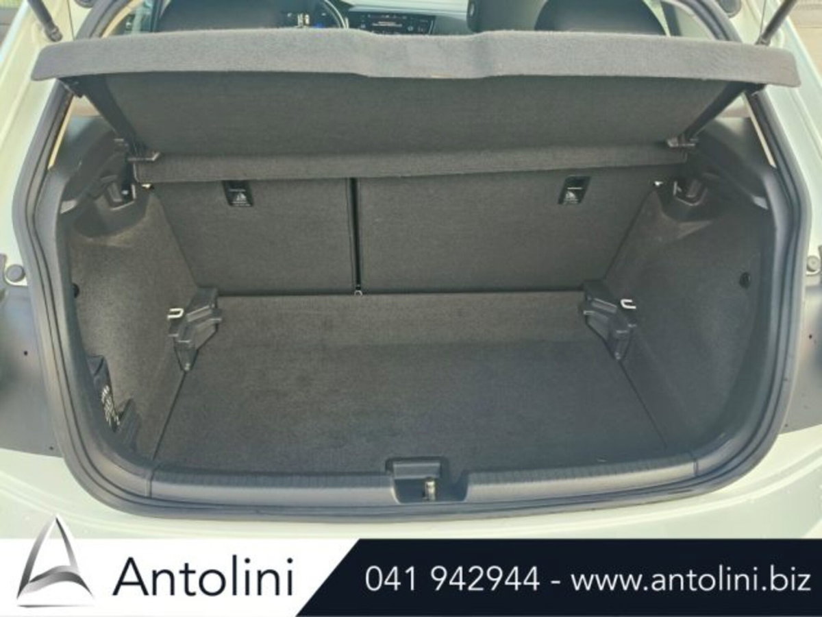 Volkswagen Polo 1.0 tsi Life 95cv (9)