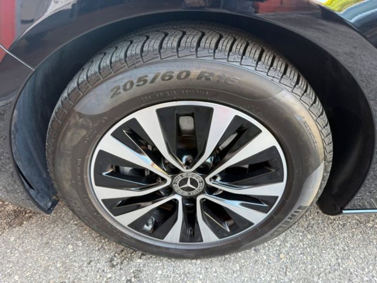 Mercedes-Benz Classe B 180 d Automatic Sport Plus (14)