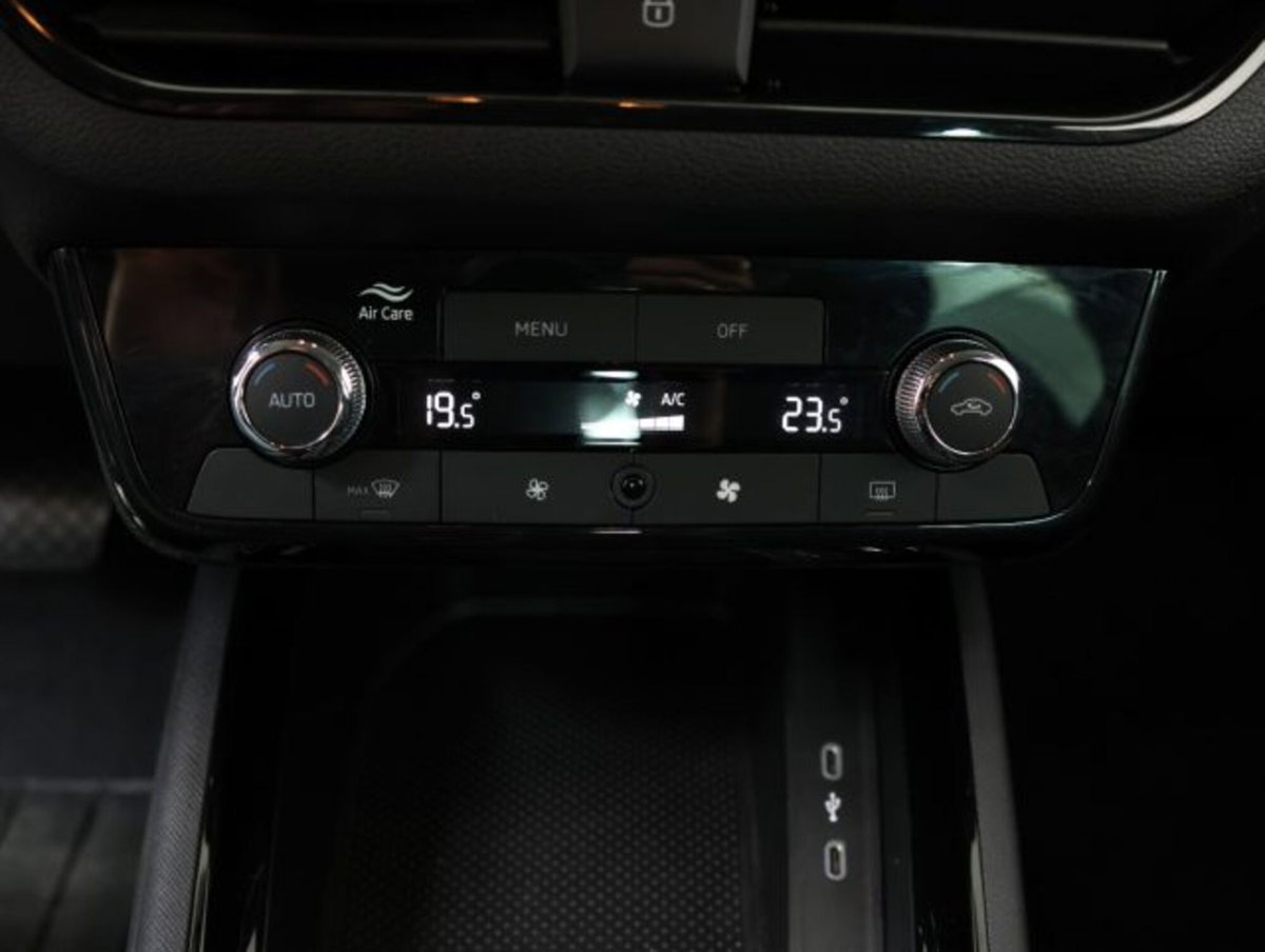 Skoda Kamiq 1.0 tsi Selection 115cv dsg (18)