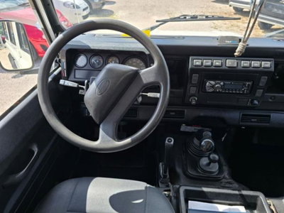 Land Rover Defender 110 2.4 TD4 Station Wagon E (11)