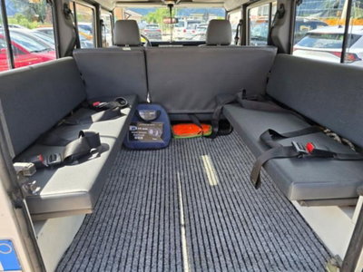 Land Rover Defender 110 2.4 TD4 Station Wagon E (4)