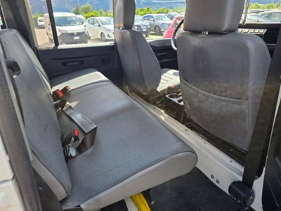 Land Rover Defender 110 2.4 TD4 Station Wagon E (7)