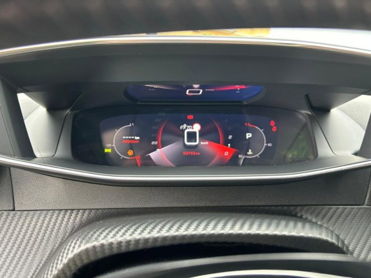 Peugeot 2008 BlueHDi 130 S&S EAT8 Allure Pack (13)