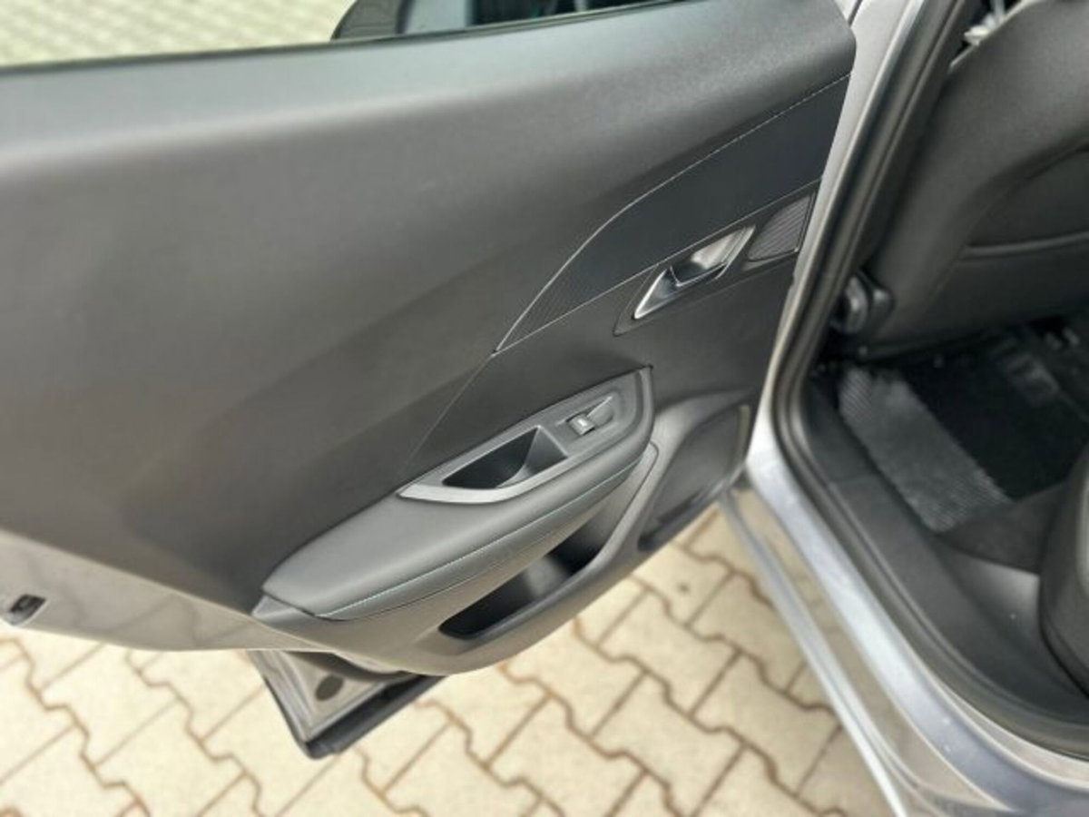 Peugeot 2008 BlueHDi 130 S&S EAT8 Allure Pack (15)