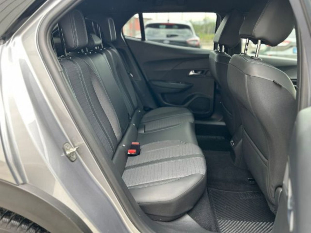 Peugeot 2008 BlueHDi 130 S&S EAT8 Allure Pack (19)