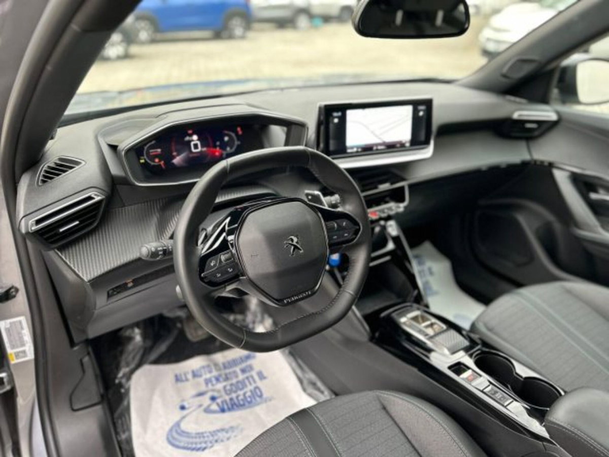 Peugeot 2008 BlueHDi 130 S&S EAT8 Allure Pack (8)