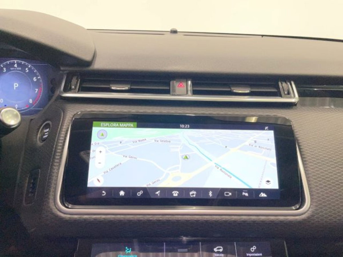 Land Rover Range Rover Velar 2.0 Si4 250 CV (11)