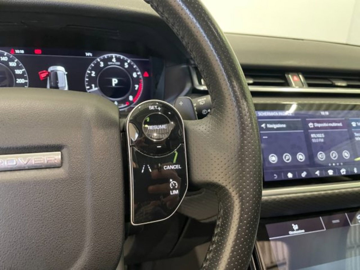 Land Rover Range Rover Velar 2.0 Si4 250 CV (18)