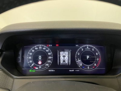 Land Rover Range Rover Velar 2.0 Si4 250 CV (5)