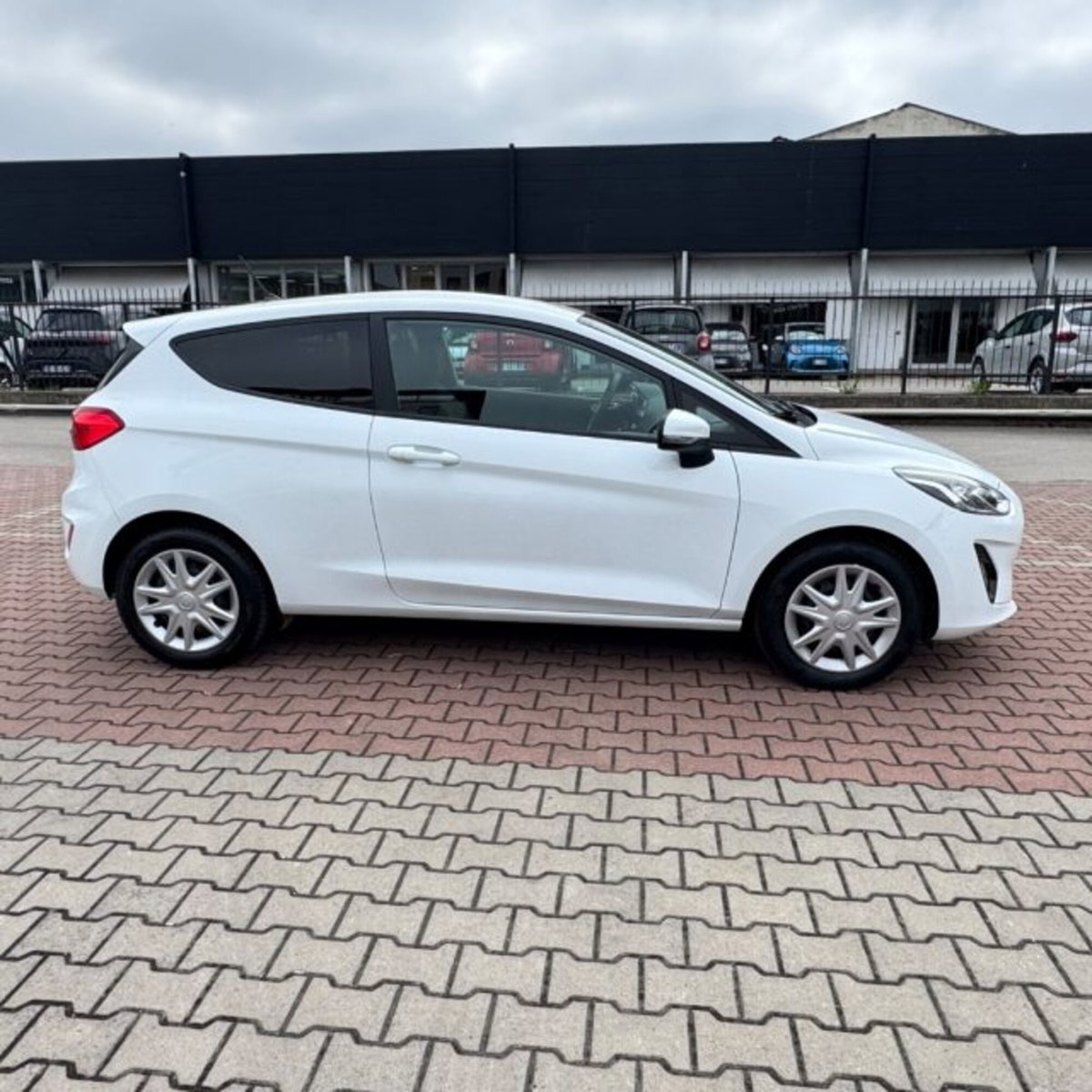 Ford Fiesta 1.5 TDCi 85 CV 3 porte  Business (5)