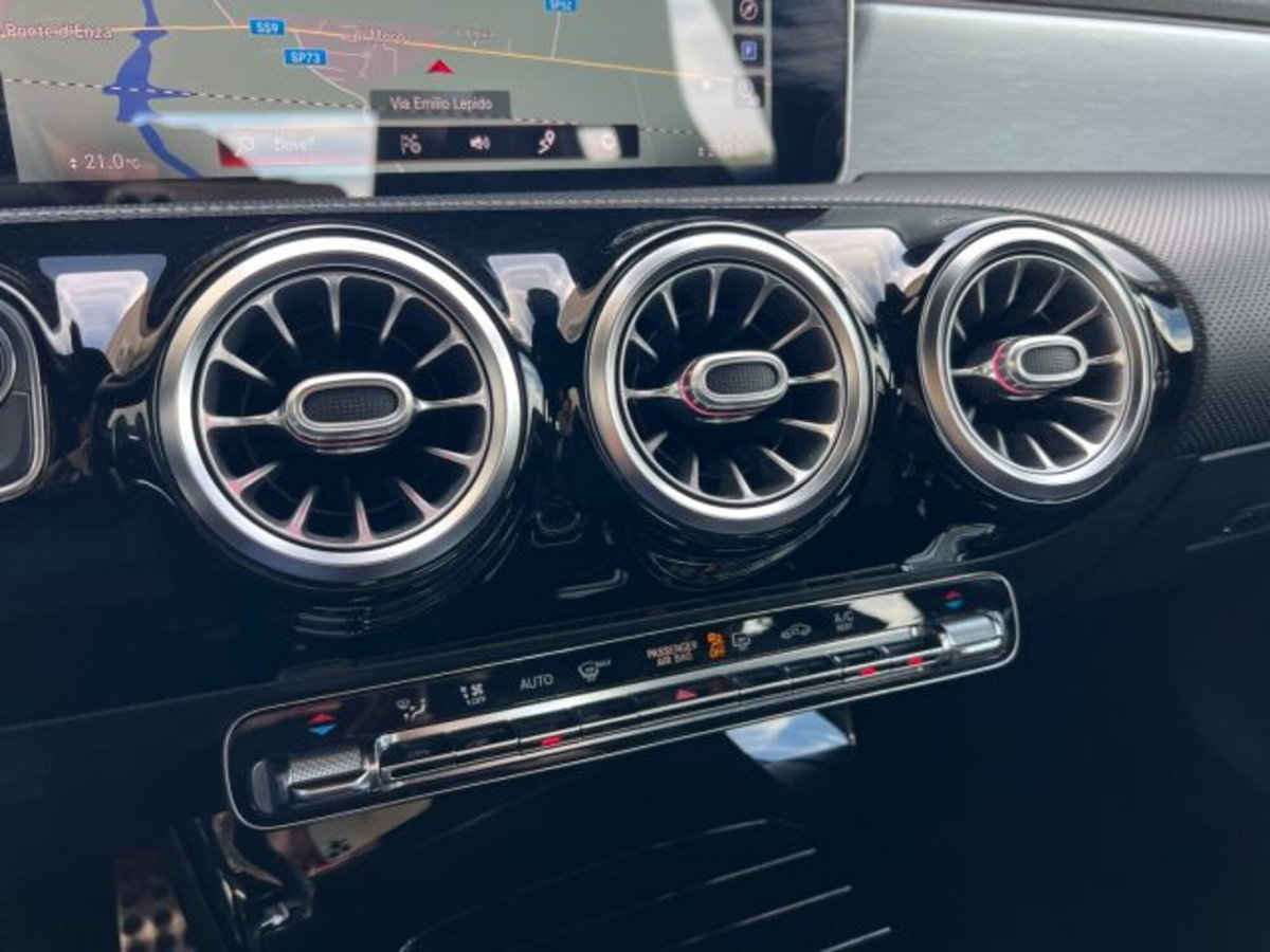 Mercedes-Benz Classe A 180 d AMG Line Premium Plus auto (16)