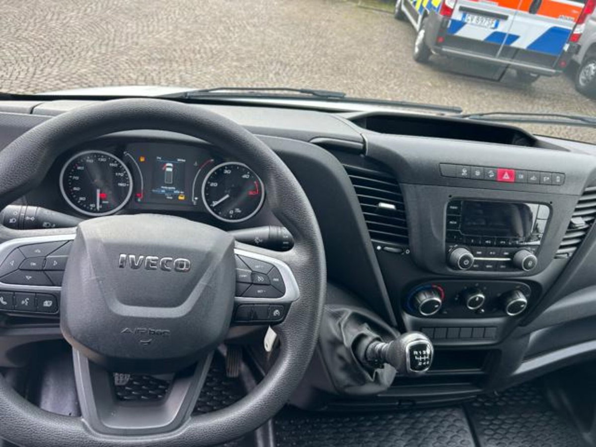 Iveco Daily Furgone 35S14NV 3.0 CNG PLM-TA Furgone (7)