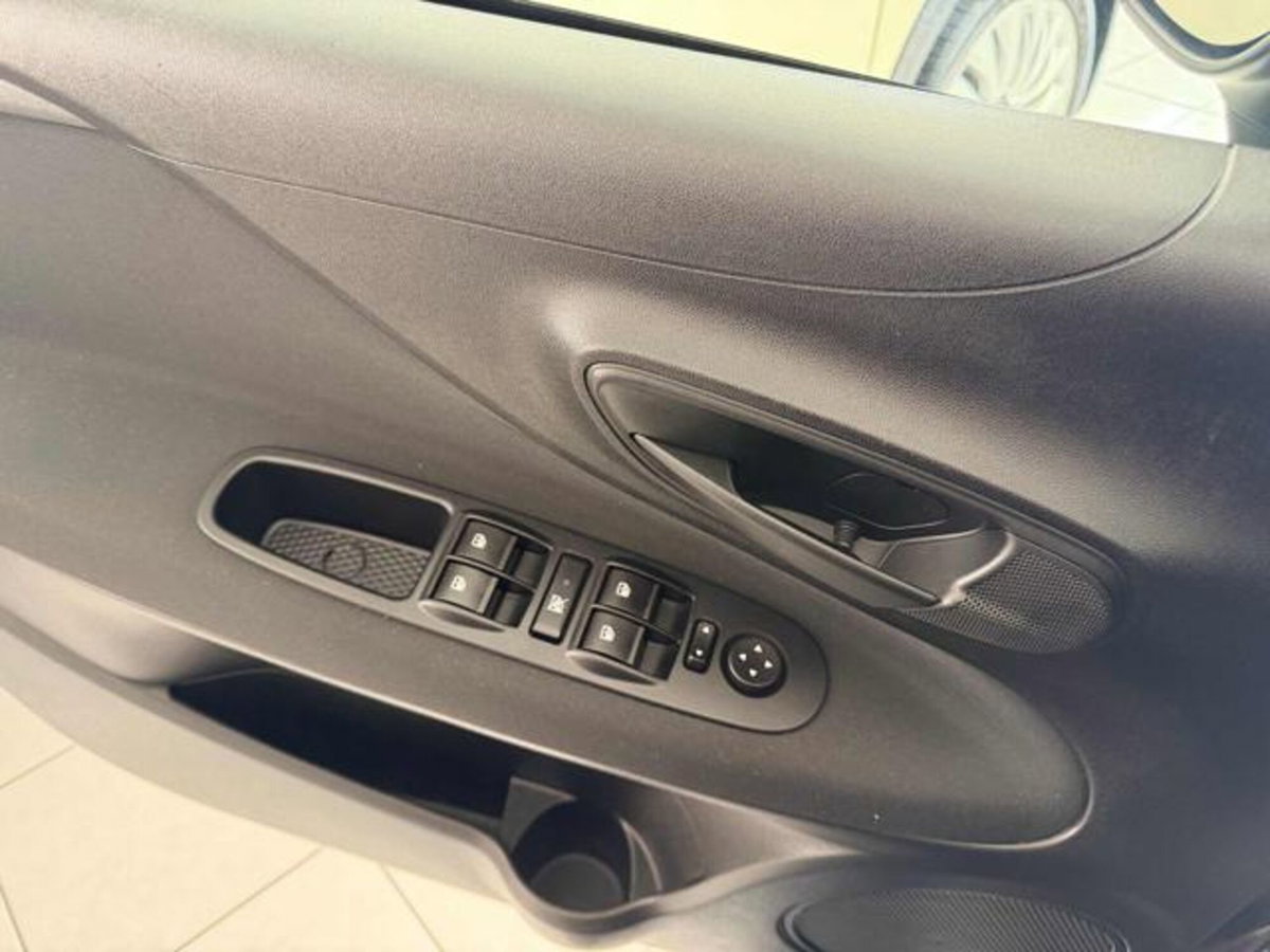Fiat Punto 1.3 MJT II S&S 95 CV 5 porte Street (11)