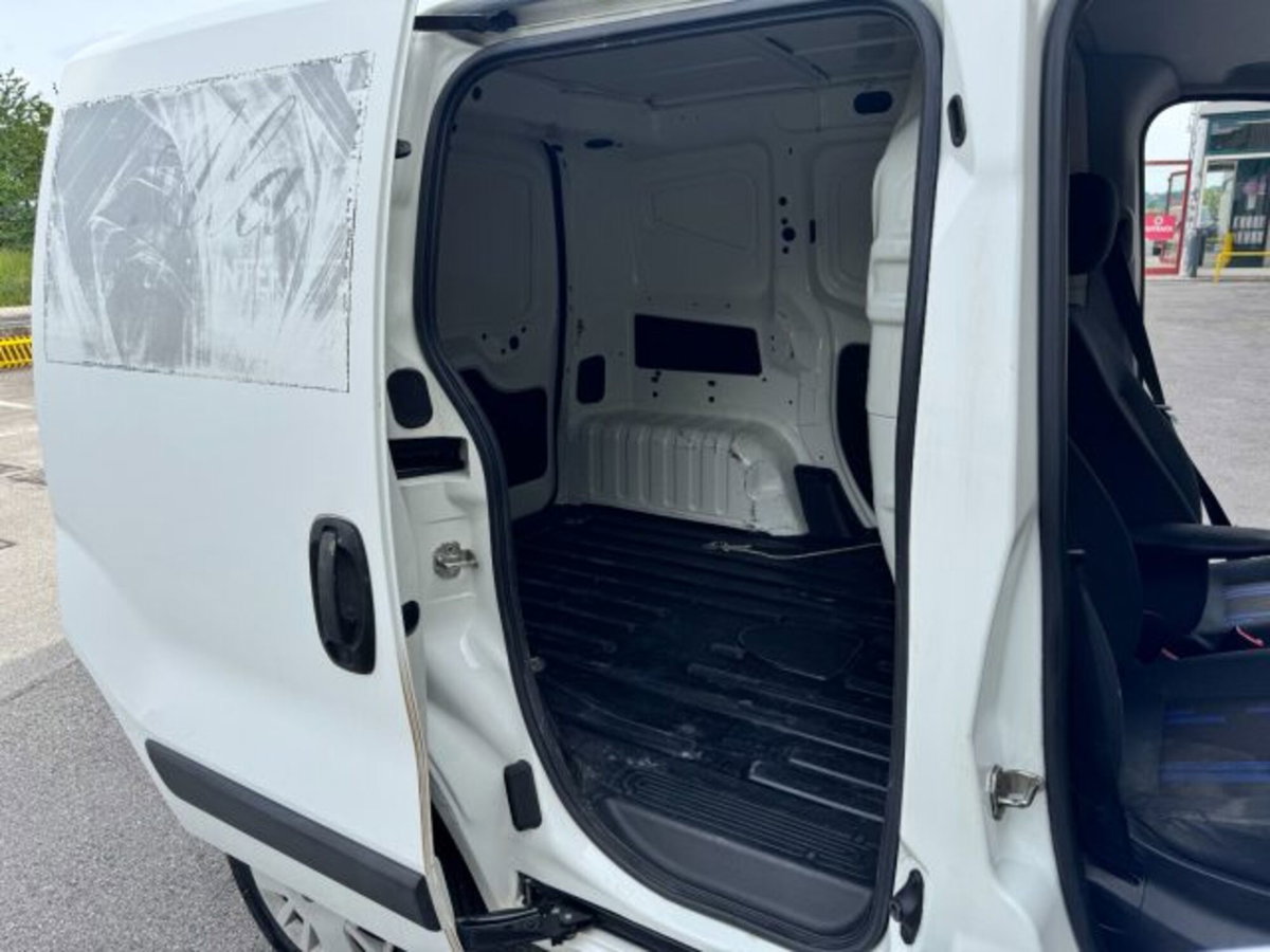 Fiat Fiorino 1.3 MJT 75CV Combi Semi (12)