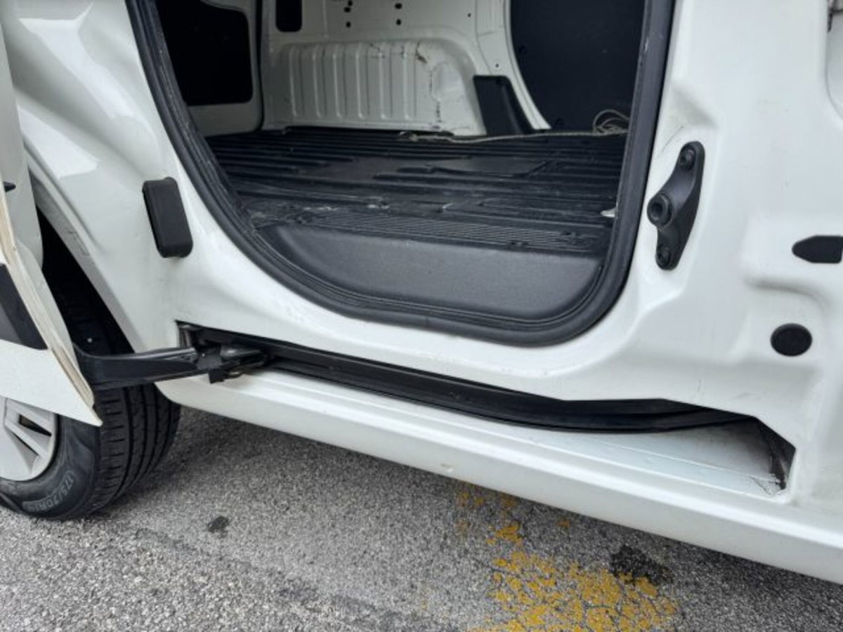 Fiat Fiorino 1.3 MJT 75CV Combi Semi (14)