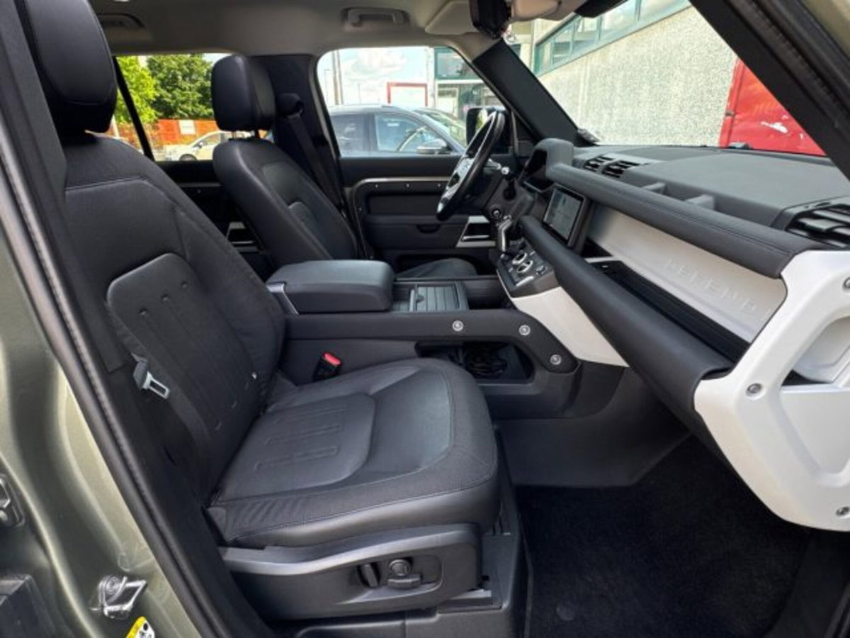 Land Rover Defender 110 3.0 i6 mhev XS Edition awd 400cv auto (10)