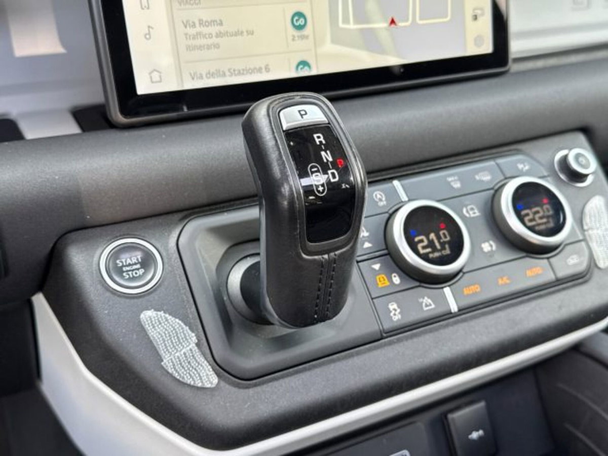 Land Rover Defender 110 3.0 i6 mhev XS Edition awd 400cv auto (11)
