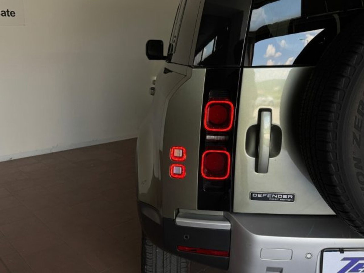 Land Rover Defender 110 3.0 i6 mhev XS Edition awd 400cv auto (14)