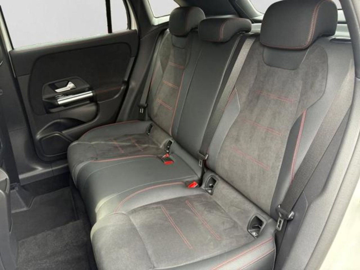 Mercedes-Benz GLA SUV 180 Automatic Premium (13)