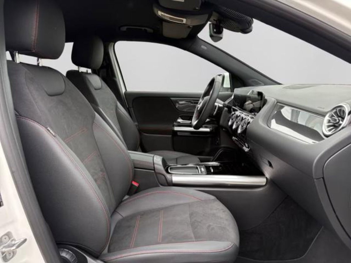 Mercedes-Benz GLA SUV 180 Automatic Premium (15)