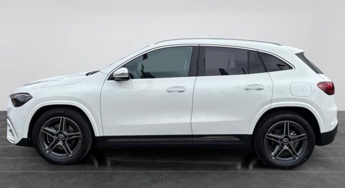 Mercedes-Benz GLA SUV 180 Automatic Premium (2)