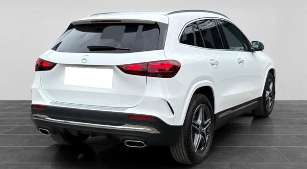 Mercedes-Benz GLA SUV 180 Automatic Premium (5)