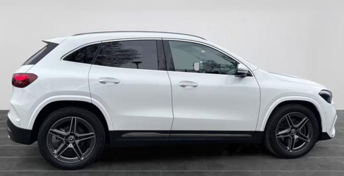 Mercedes-Benz GLA SUV 180 Automatic Premium (6)
