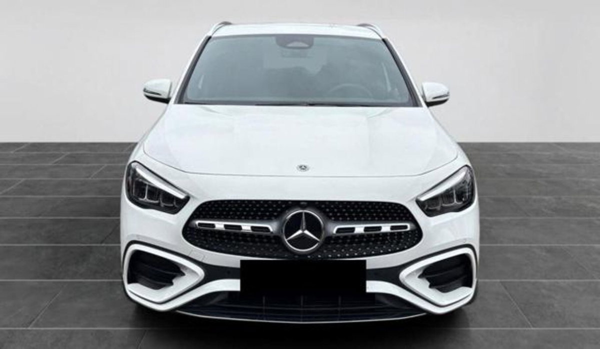 Mercedes-Benz GLA SUV 180 Automatic Premium (8)