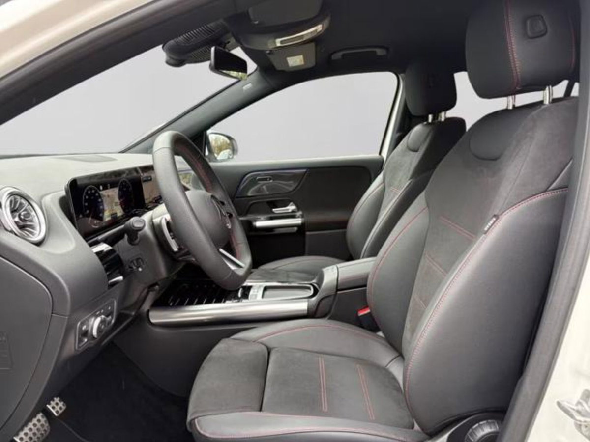 Mercedes-Benz GLA SUV 180 Automatic Premium (9)