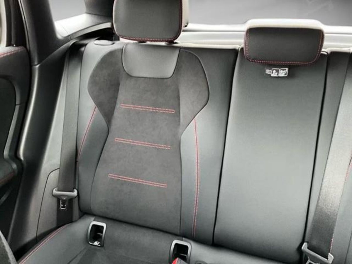 Mercedes-Benz GLA SUV 200 d AMG Line Premium Plus 4matic auto (14)