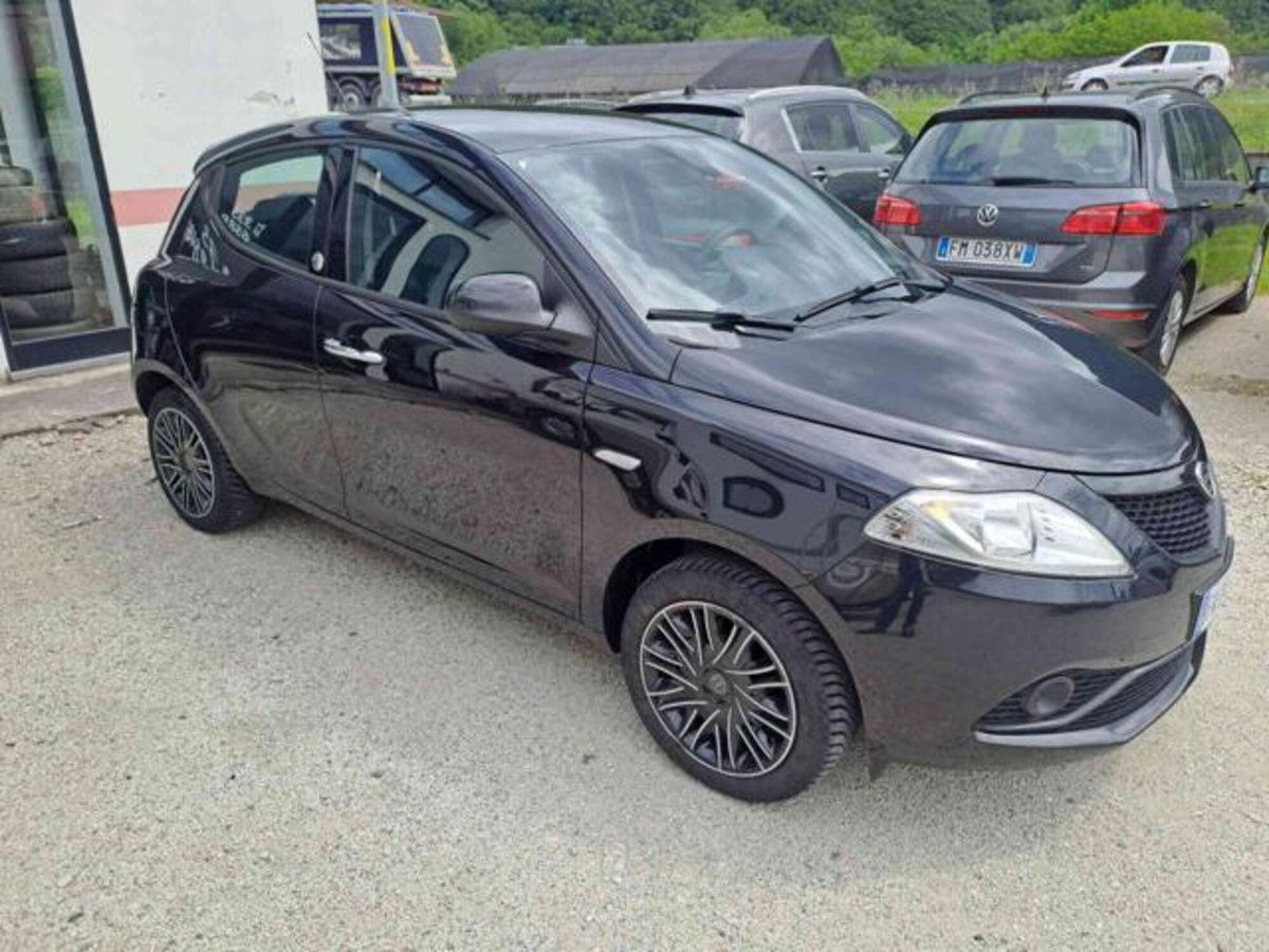 Lancia Ypsilon 1.2 69 CV 5 porte GPL Ecochic Elefantino (18)