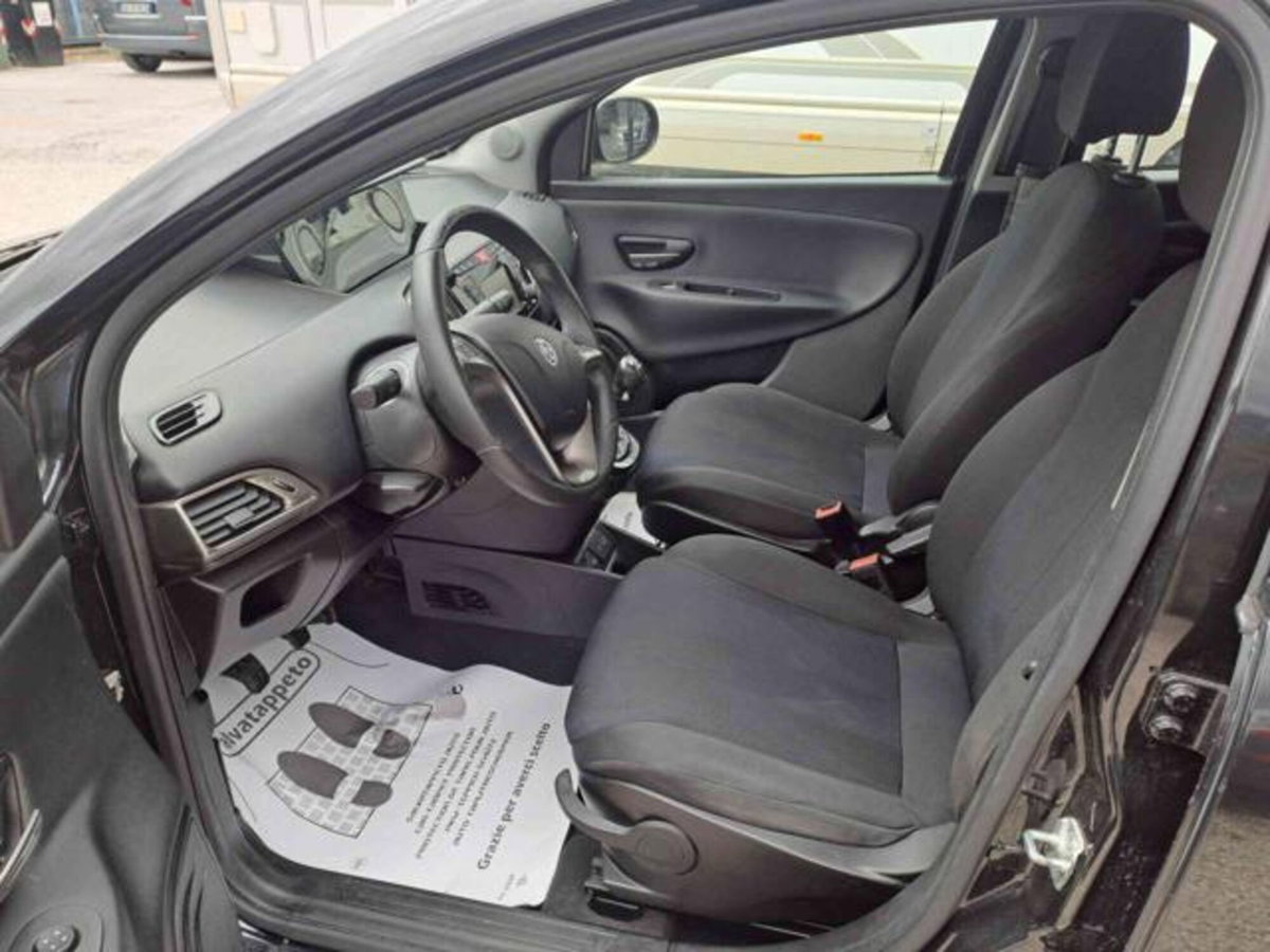 Lancia Ypsilon 1.2 69 CV 5 porte GPL Ecochic Elefantino (2)