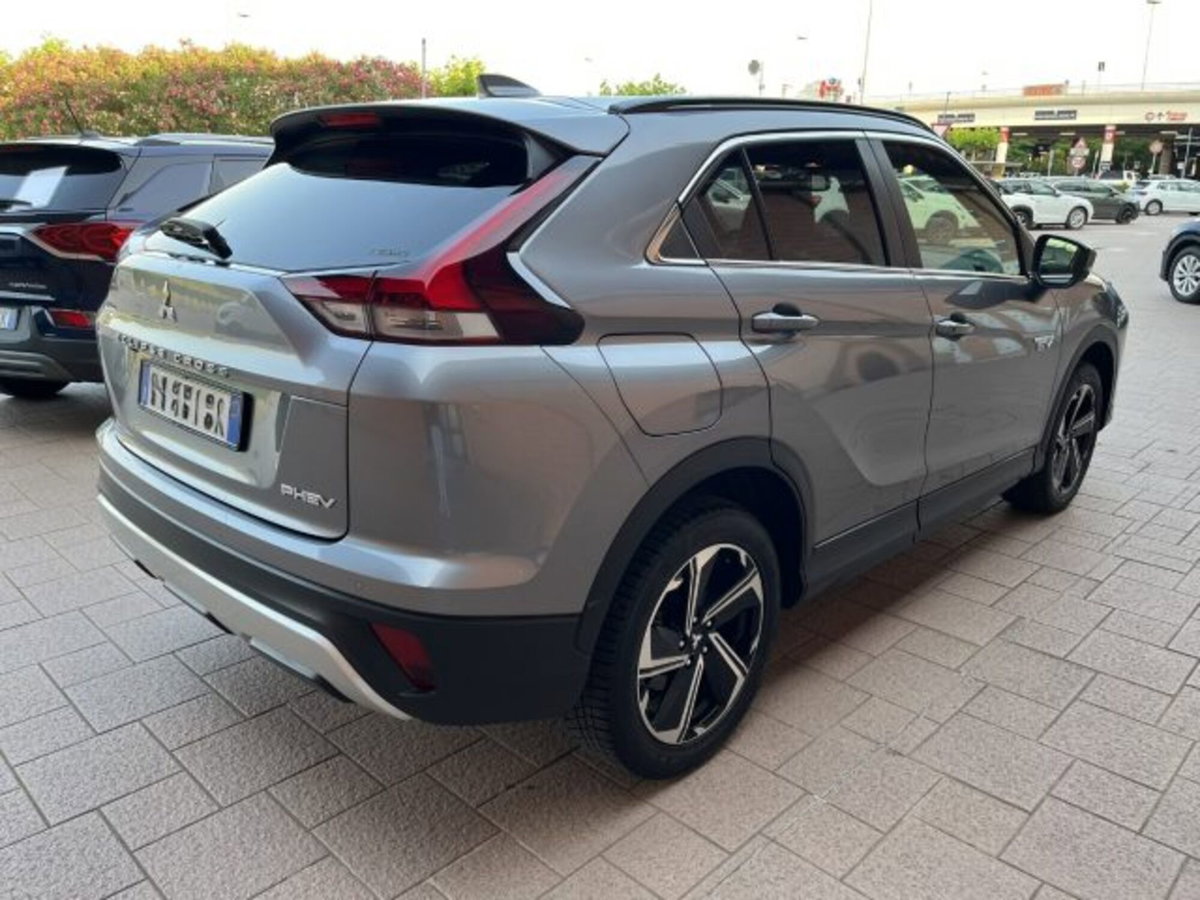 Mitsubishi Eclipse Cross 2.4 MIVEC 4WD PHEV Diamond SDA Pack 0 (3)