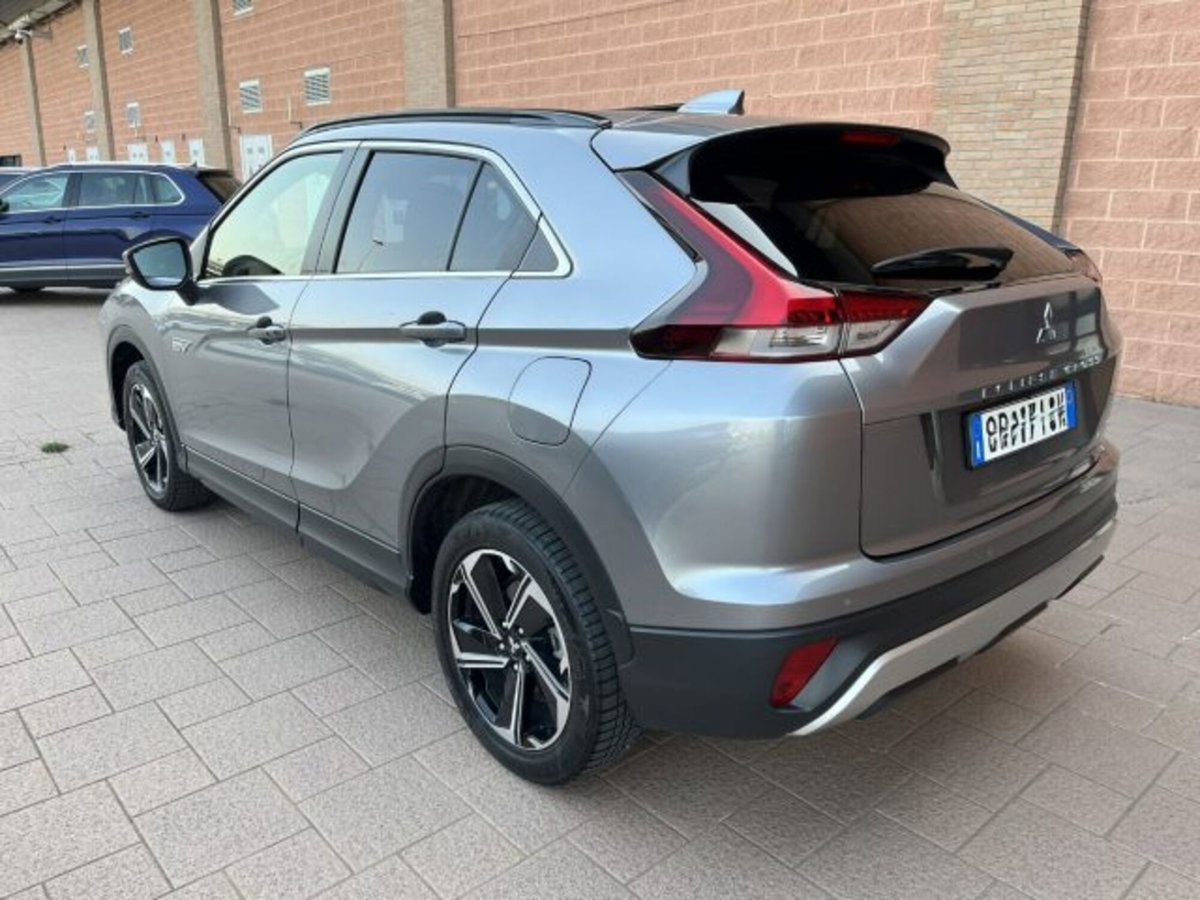 Mitsubishi Eclipse Cross 2.4 MIVEC 4WD PHEV Diamond SDA Pack 0 (4)