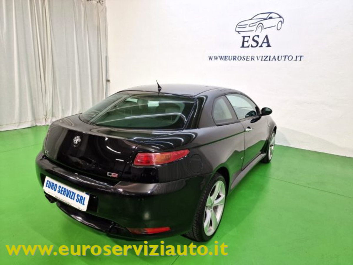 Alfa Romeo GT 1.9 JTDM 16V Distinctive Q2 (11)