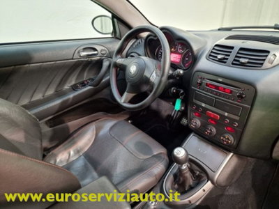 Alfa Romeo GT 1.9 JTDM 16V Distinctive Q2 (12)