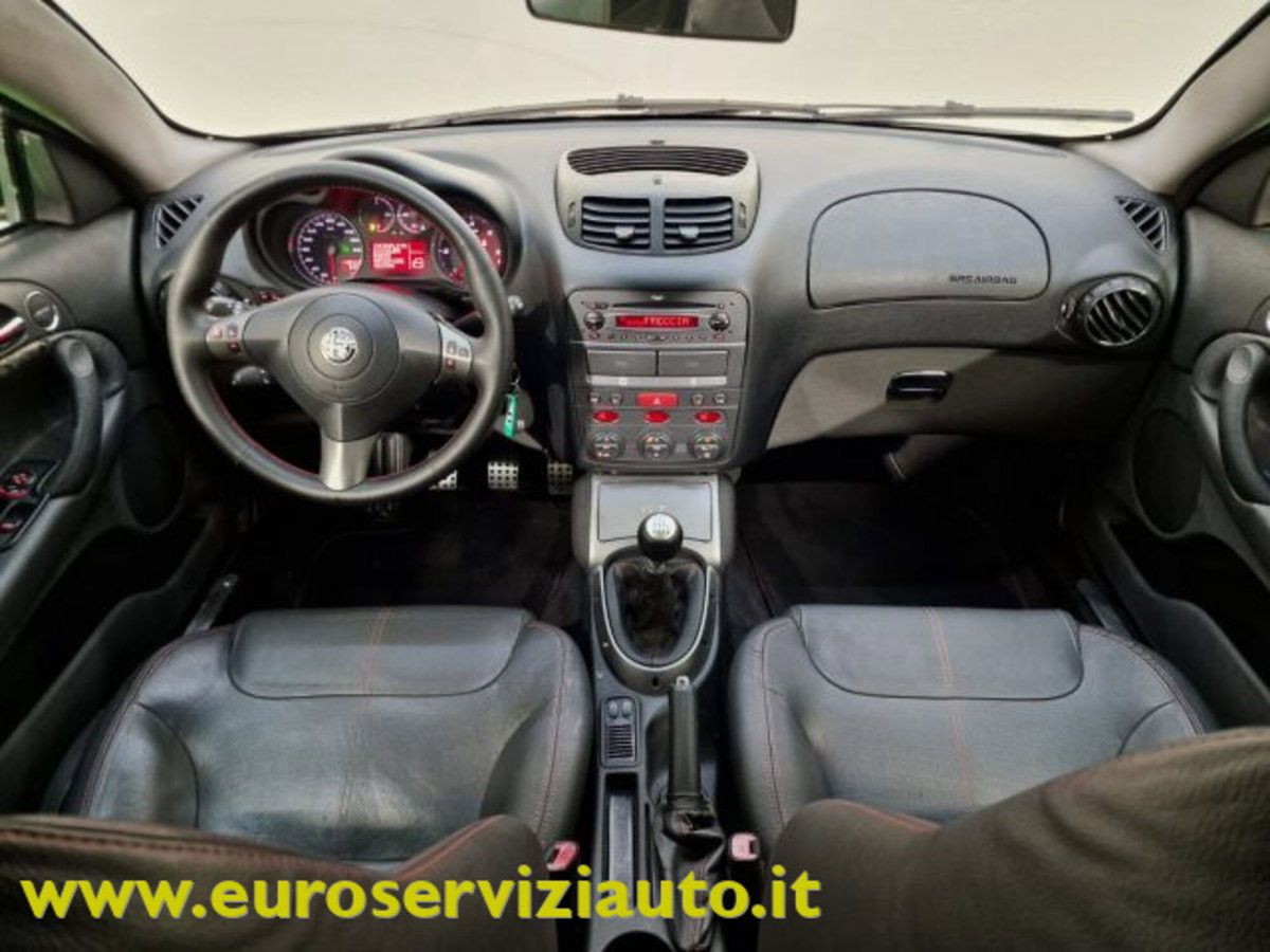 Alfa Romeo GT 1.9 JTDM 16V Distinctive Q2 (14)