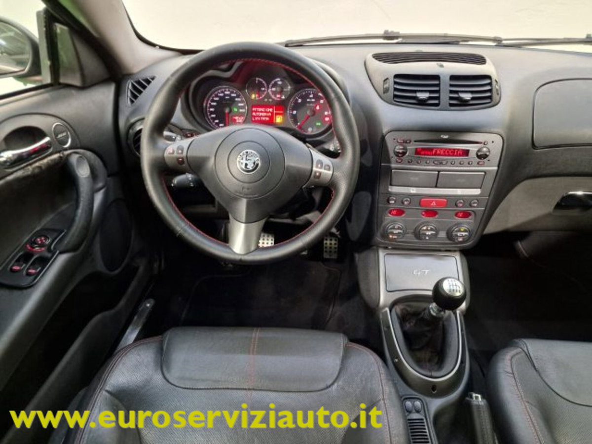 Alfa Romeo GT 1.9 JTDM 16V Distinctive Q2 (15)