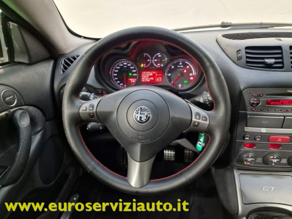 Alfa Romeo GT 1.9 JTDM 16V Distinctive Q2 (16)