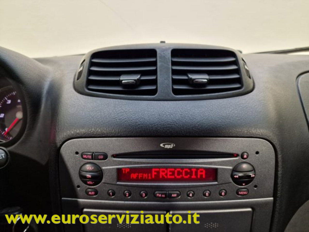 Alfa Romeo GT 1.9 JTDM 16V Distinctive Q2 (18)